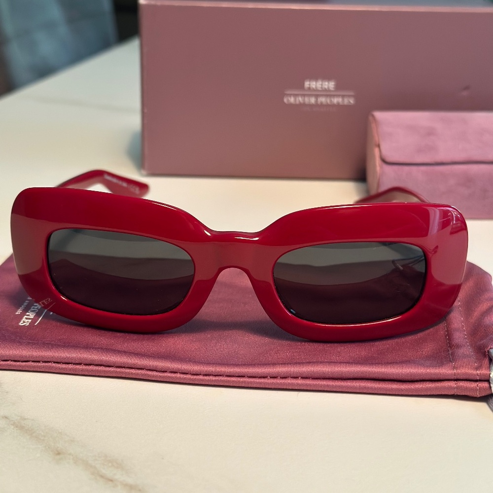 OLIVER PEOPLES SUNGLASSES